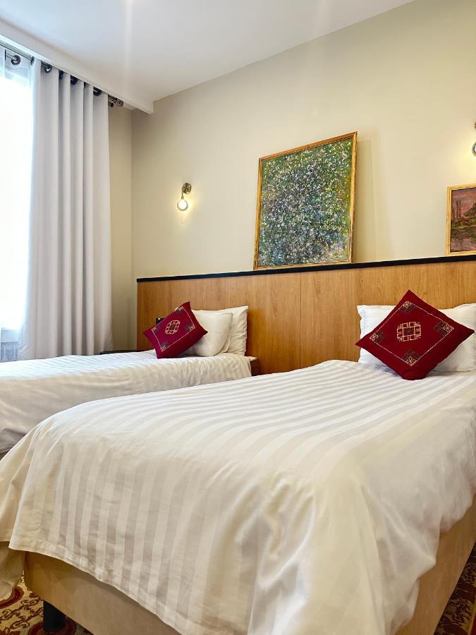 Hotel Jipek Joli Nukus Ngoại thất bức ảnh